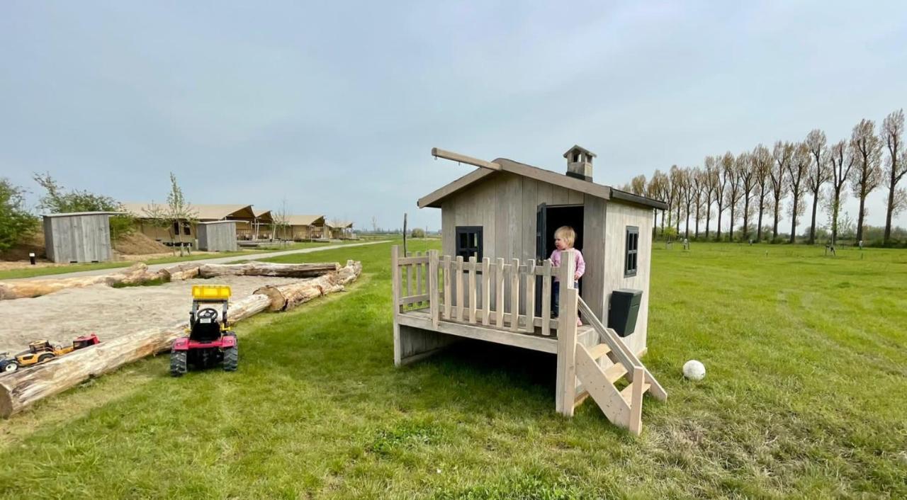 De Hazelaarshof Luxe Glampingtent Bij Natuurgebied De Millingerwaard Luxury tent